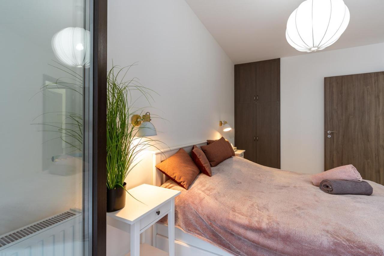 Modern & Newly Built Apartment With Private Garage Budapest Exteriör bild
