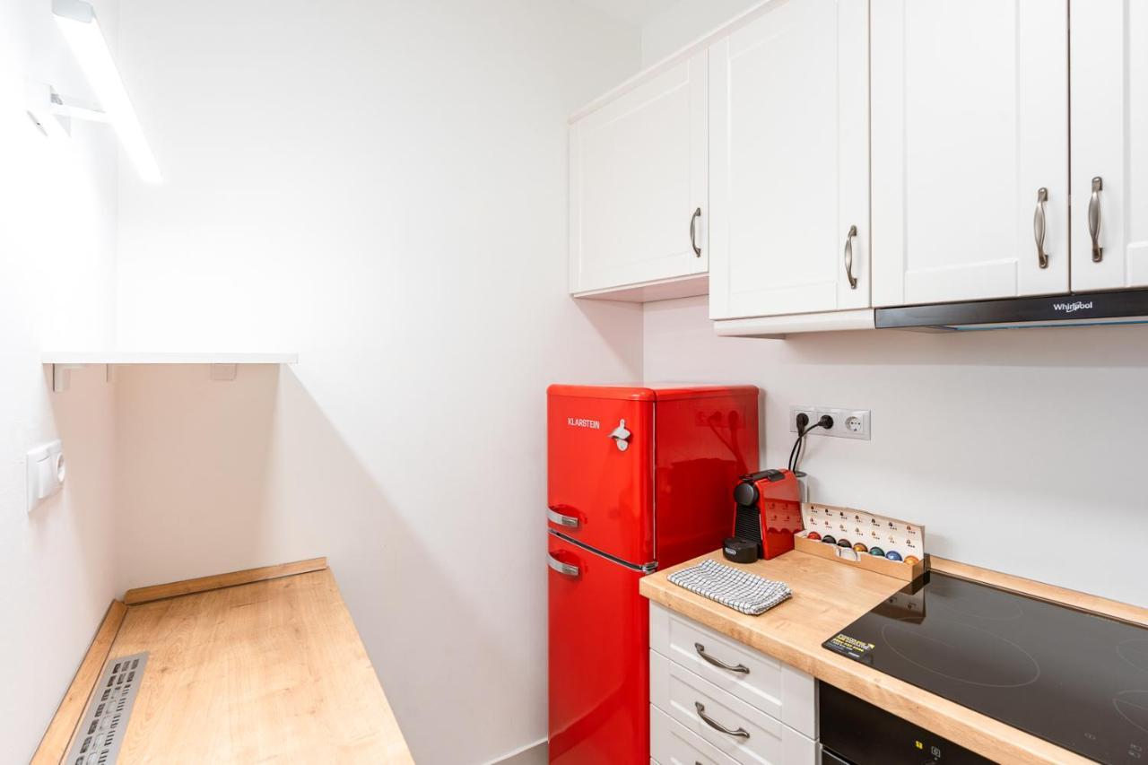Modern & Newly Built Apartment With Private Garage Budapest Exteriör bild