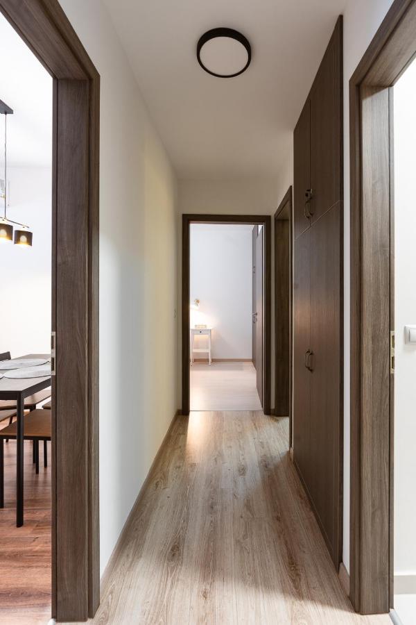 Modern & Newly Built Apartment With Private Garage Budapest Exteriör bild
