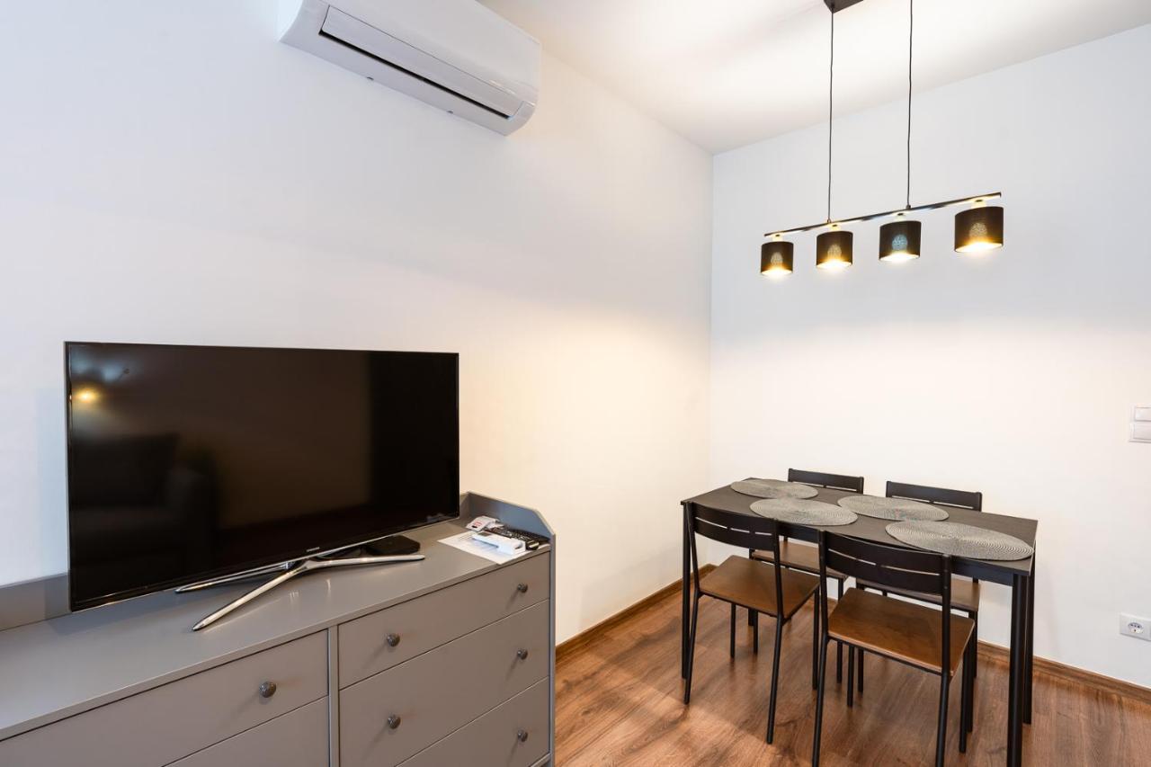 Modern & Newly Built Apartment With Private Garage Budapest Exteriör bild